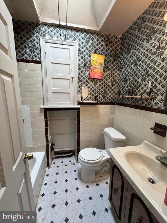 Building Photo - 7415 Torresdale Ave