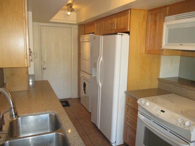 Building Photo - 10432 N. 11th Street #3