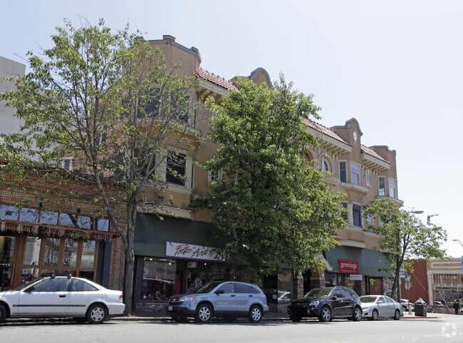 Building Photo - 4150-4158 Piedmont Ave