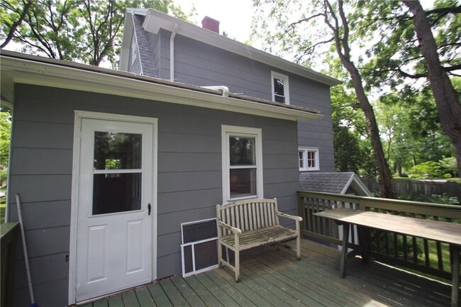 Building Photo - 337 Mendon Rd