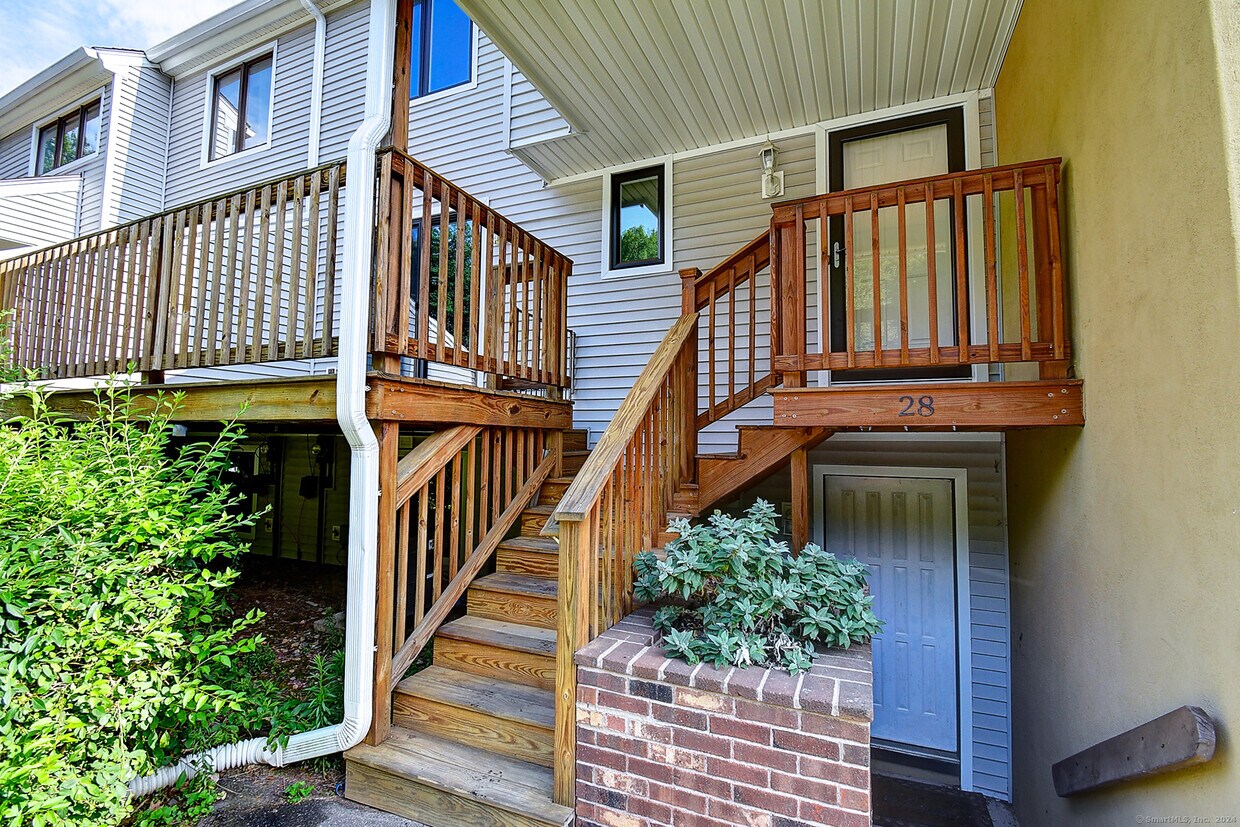 Primary Photo - 28 Dutton Pl Way