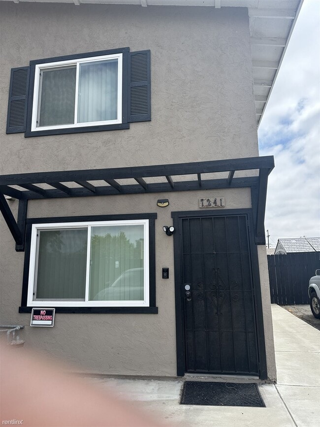 Building Photo - 2 br, 1.5 bath Duplex - 7241-43 Balkis Lan...