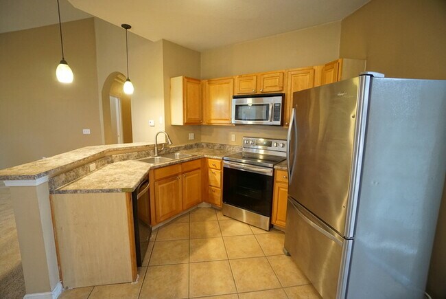 Foto del edificio - 2-Bed, 2-Bath, Condo with Garage in The Villas Condominiums
