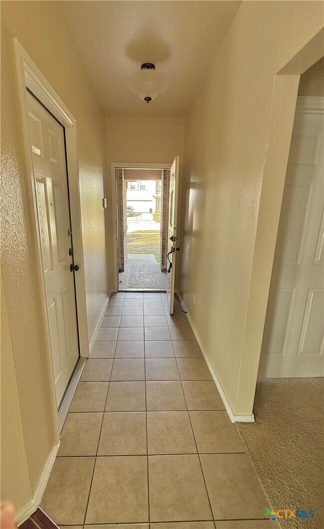 Foto del edificio - 2006 Griffin Dr