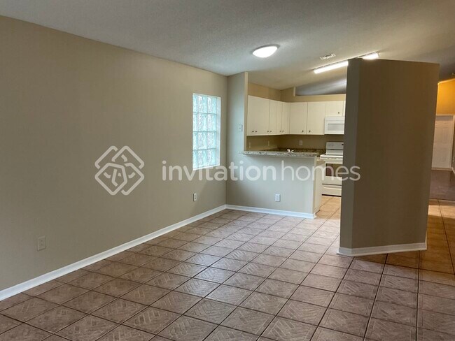 Building Photo - 14655 Via Tivoli Ct