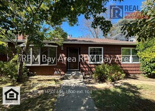 Building Photo - 460 Sleeper Ave