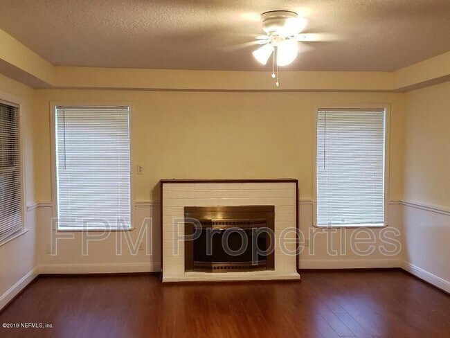 Building Photo - 6348 Hyde Grove Ave