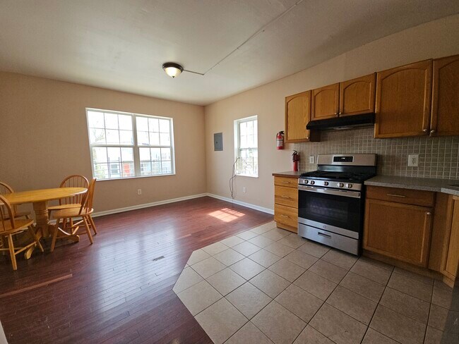 Foto del edificio - 522 N Indiana Ave