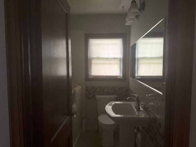 Foto del edificio - 50 S Washington St