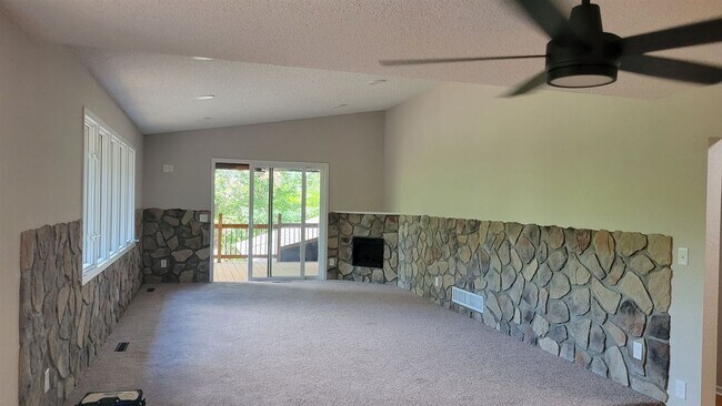 Foto del edificio - 4 br, 2 bath House - 22xxx Durant Street NE
