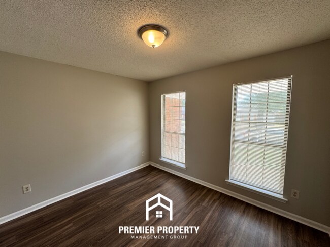 Building Photo - 6602 Beaverlodge Dr