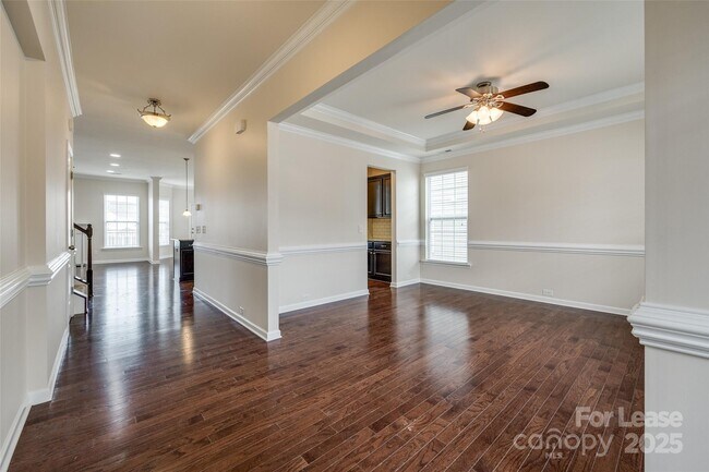 Foto del edificio - 327 Hawks Creek Pkwy