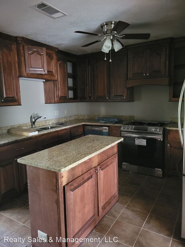 Building Photo - 3 br, 2 bath House - 2510 Paden Street