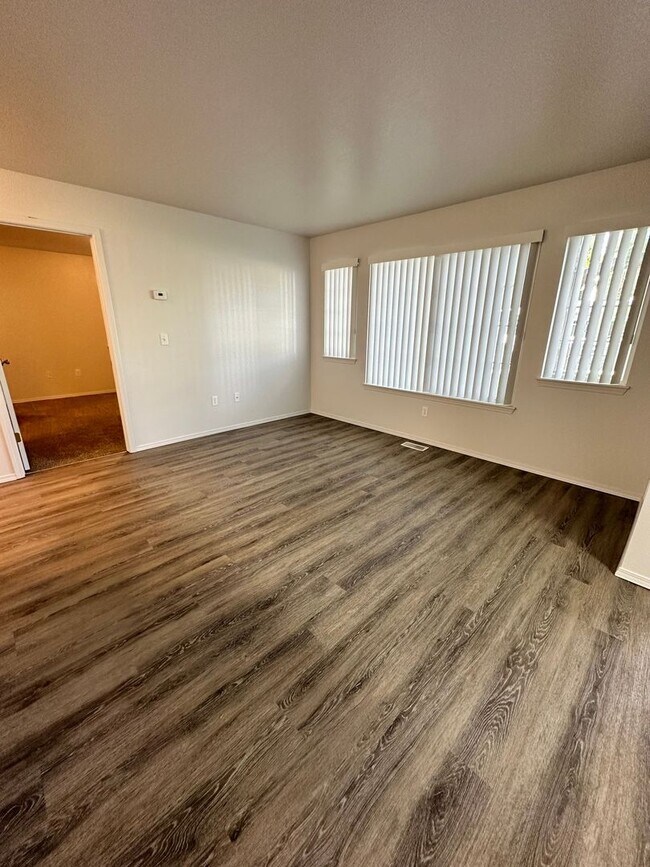 Foto del edificio - Newly renovated in 2024 2 bedroom 2 bathroom apartment available soon.