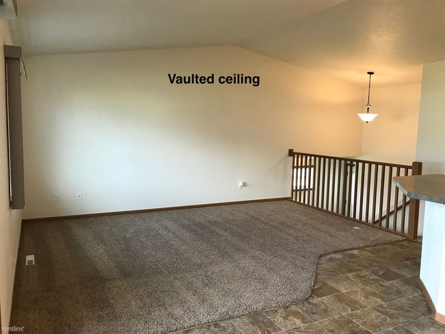 Building Photo - 3 br, 2 bath Townhome - Sundancer Properties