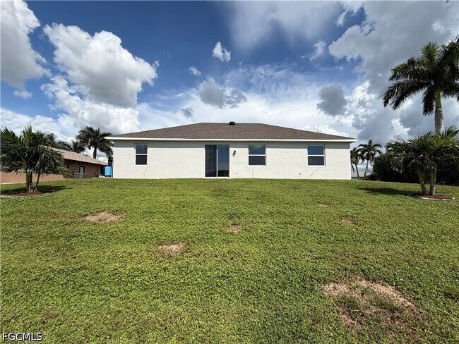 Foto del edificio - 916 NW 3rd Ave