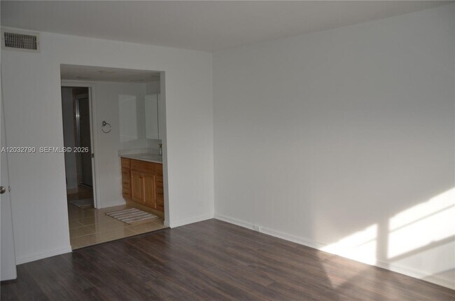Foto del edificio - 12600 SW 5th Ct