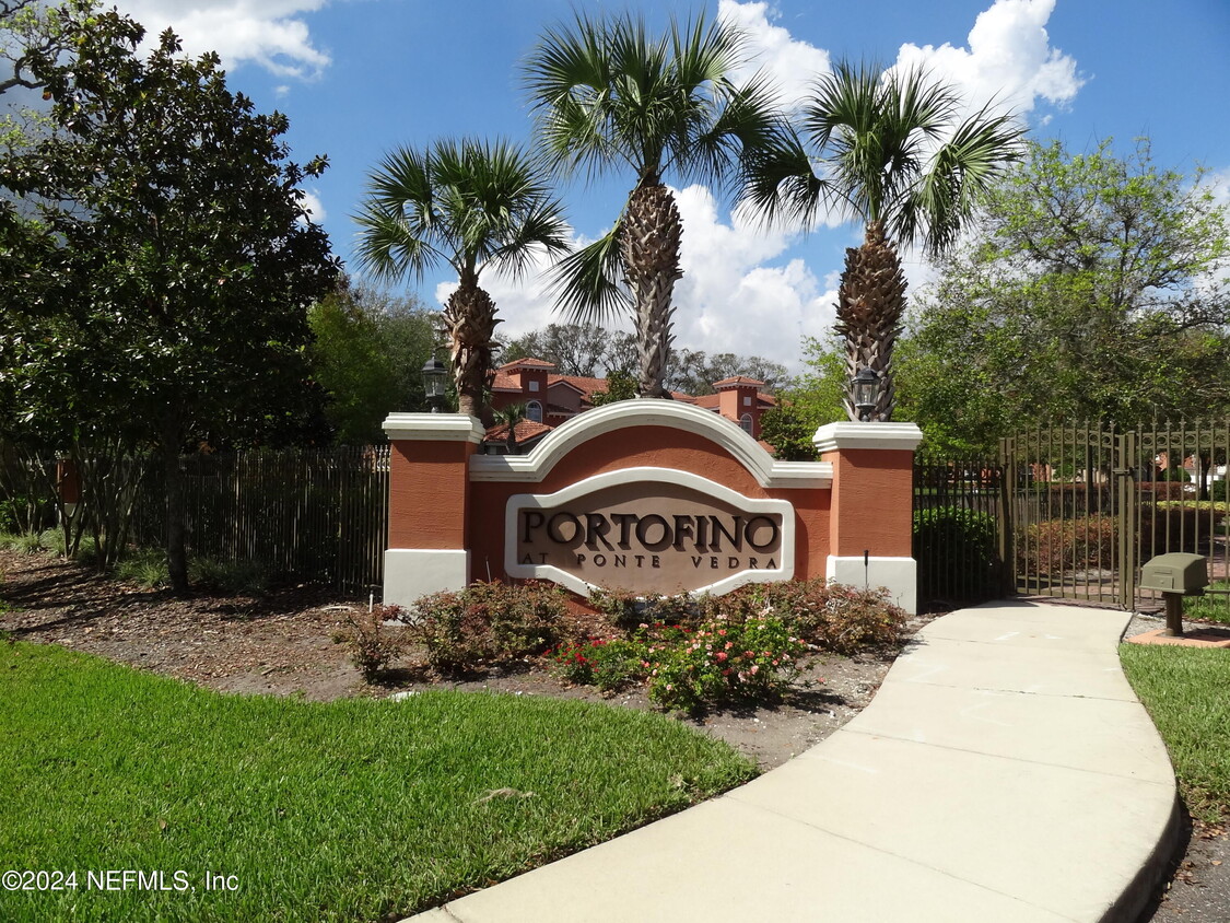 Foto principal - 122 Hidden Palms Ln
