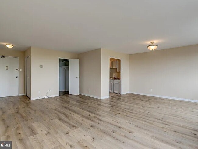 Foto del edificio - 1900 Lyttonsville Rd