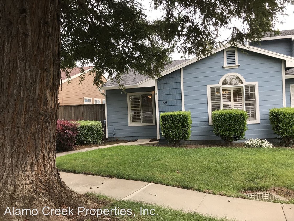 Foto principal - 2 br, 2 bath House - 831 Northampton Court