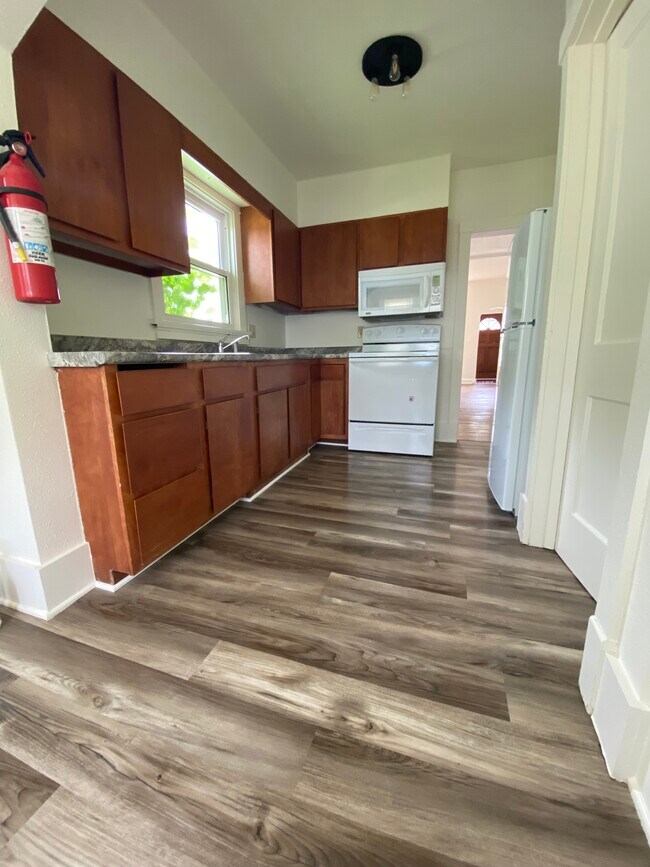 Foto del edificio - 1222 B Ave NW
