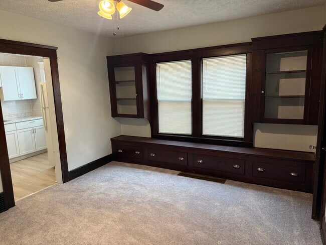 Foto del edificio - 11916 Browning Ave