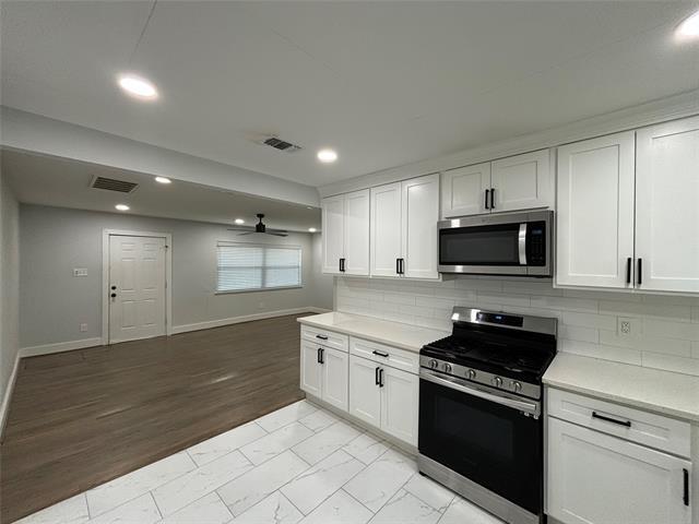 Building Photo - 10433 Plummer Dr