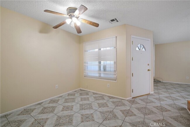 Foto del edificio - 1650 S Campus Ave