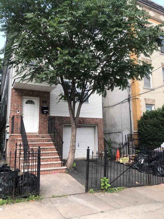 Front View - 88 Orient Ave