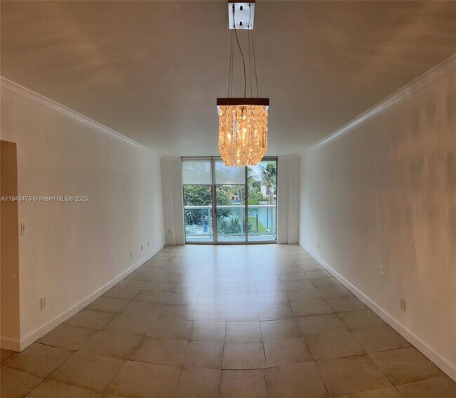 Building Photo - 19390 Collins Ave