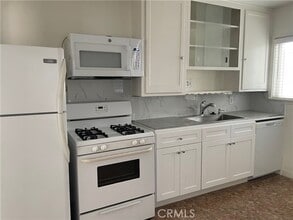 Building Photo - 2400 Marine Ave