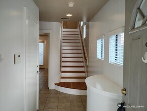 Building Photo - 5941 S Loop E