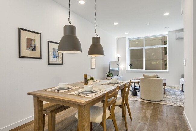 Building Photo - 722 3rd Ave N