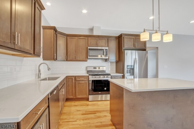 74 E Passaic Ave Unit 2, Nutley, NJ 07110 Room for Rent in Nutley, NJ