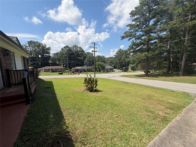 Building Photo - 1633 Slate Rd