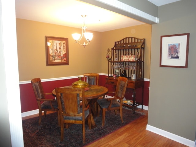 Dining - 21W581 North Ave