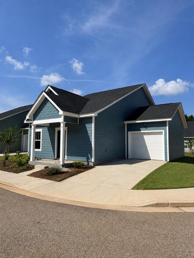 Building Photo - 217 Lenox Cir