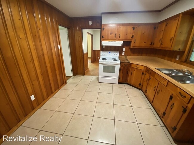 Building Photo - 3 br, 1 bath House - 5611 Diane Dr