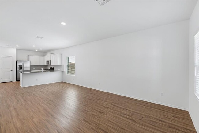 Building Photo - 141 Escondido Cir