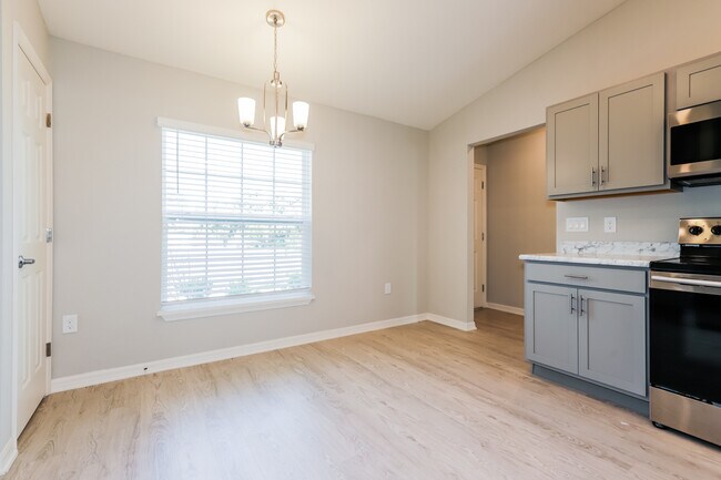 Foto del edificio - 905 First Dr, Eagle Lake, FL