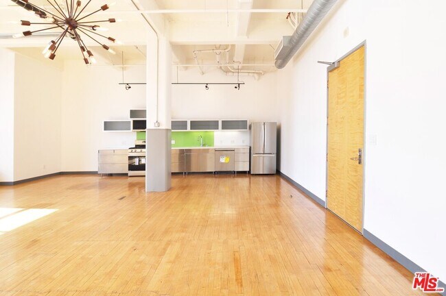 Foto del edificio - 1850 Industrial St