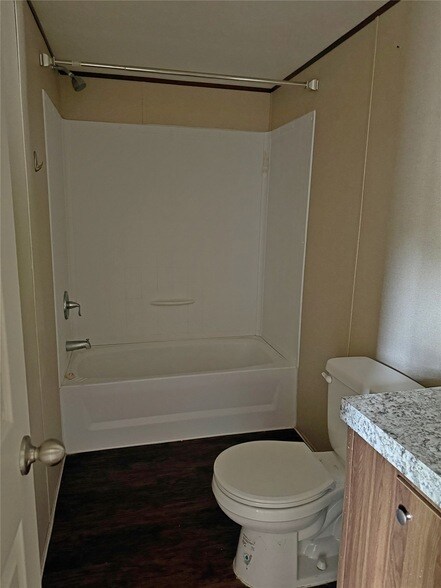 Foto del edificio - 390 Hidden Oaks Dr
