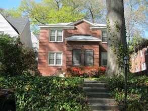 Building Photo - 2209-2211 Blossom St