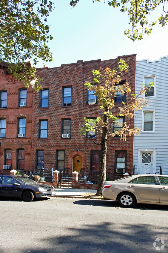 Building Photo - 249 21st St