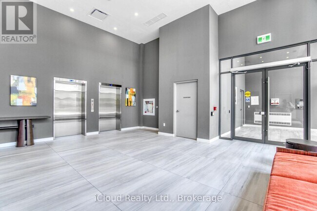 Building Photo - 859 The Queensway