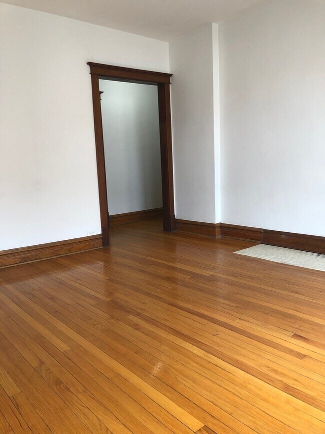 Foto del edificio - 3611 N Seeley Ave