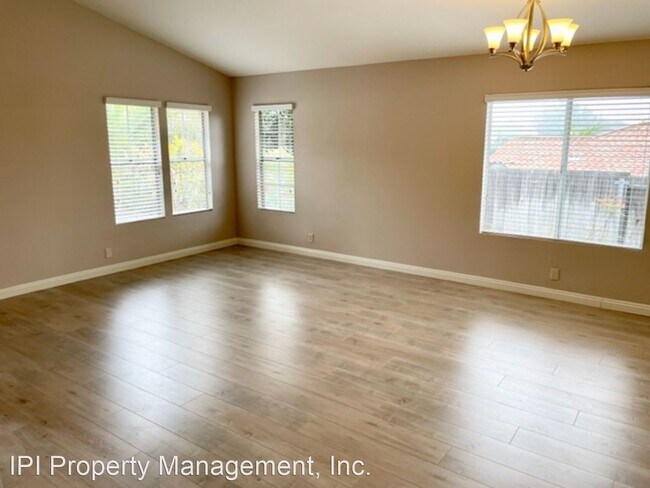 Building Photo - 3 br, 2 bath House - 9525 Stargaze Ave.