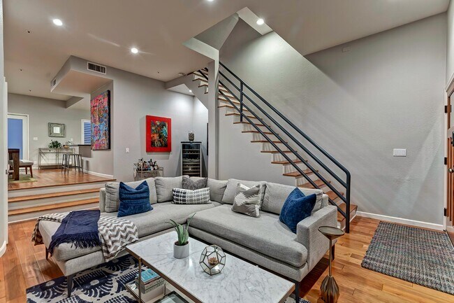 Foto del edificio - 601 N Sweetzer Ave