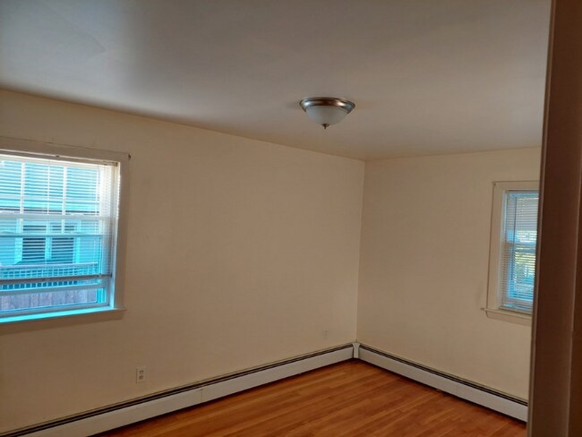 Building Photo - 880 Sea St
