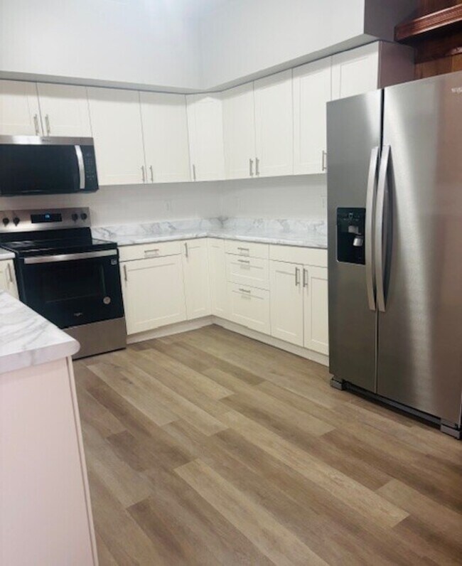 Foto del edificio - 425 N Brady St